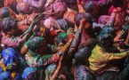 Holi, un grain de couleur en Inde • Véronique Durruty (Paris)