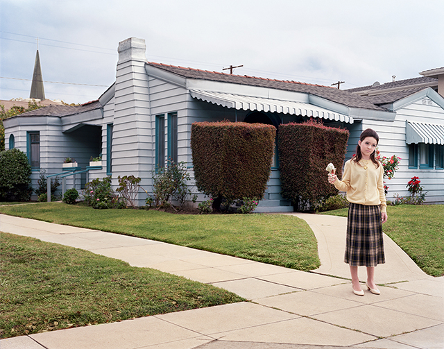 Votez pour la série "Tales of blue yesterday" d'Amandine Besacier aux Zooms 2017 du Salon de la Photo Votez pour la série "Tales of blue yesterday" d'Amandine Besacier aux Zooms 2017 du Salon de la Photo