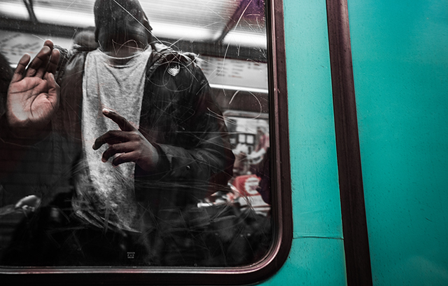 Votez pour la série "Droit à l'image" de Cédric Roux aux Zooms 2018 du Salon de la Photo Votez pour la série "Droit à l'image" de Cédric Roux aux Zooms 2018 du Salon de la Photo