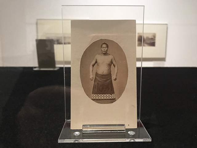 Portrait du Sumo Wrestler Onogawa Saisuke – Felice Beato – 1863-1868 Portrait du Sumo Wrestler Onogawa Saisuke – Felice Beato – 1863-1868