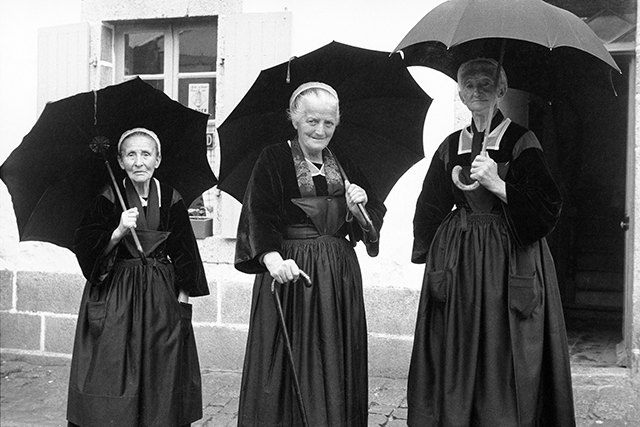 Sabine Weiss expose la Bretagne des années 50 au festival photo de la Baie de Saint-Brieuc