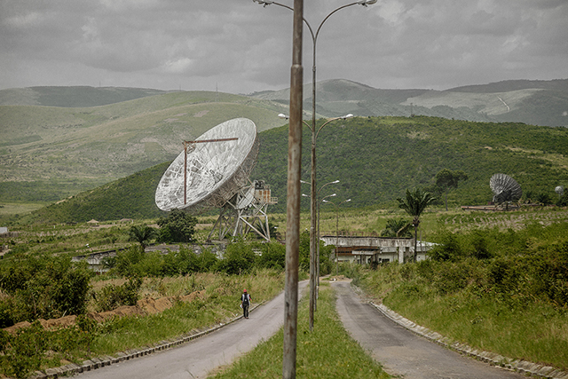 Le photographe Sammy Baloji expose les fragments de l’histoire de la République Démocratique du Congo au Point du Jour