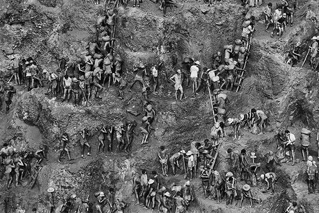 Gold, la série toute en terre de Sebastião Salgado à la Polka Galerie