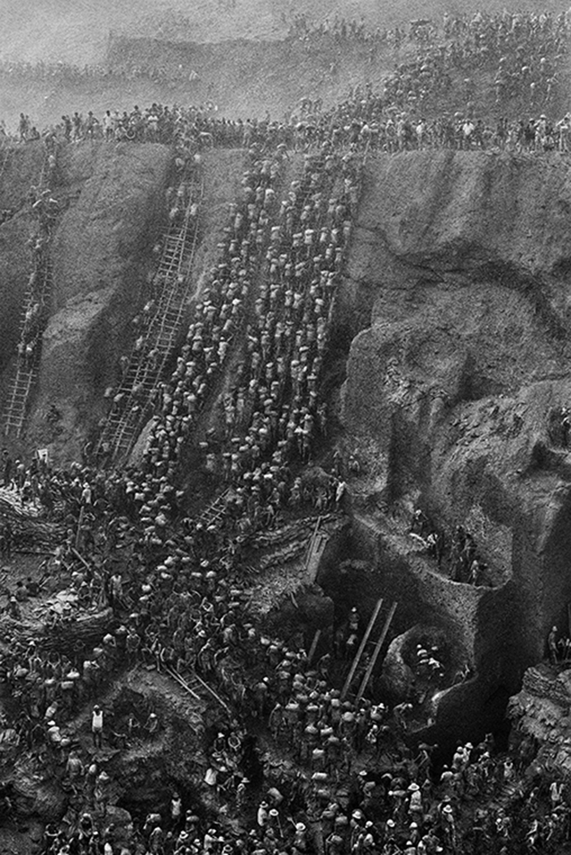 Gold, la série toute en terre de Sebastião Salgado à la Polka Galerie