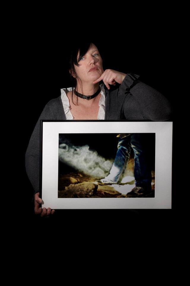 Nathalie Jumelais, avec l'un de ses tirages Nathalie Jumelais, avec l'un de ses tirages