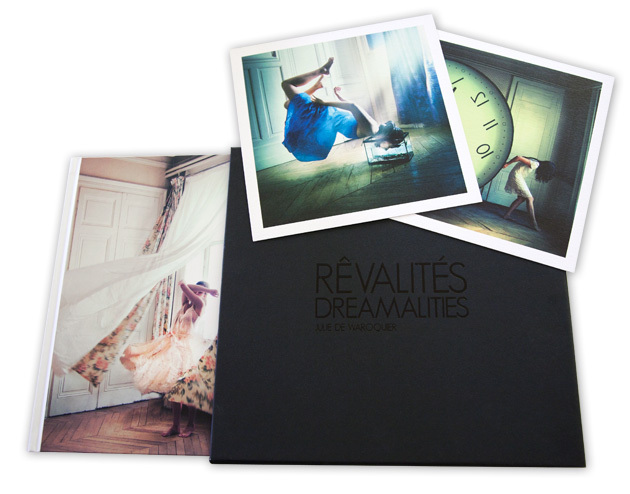 The limited edition of Dreamalities, by Julie de Waroquier, includes the signed and numbered book (edition limited to 200 copies), two additional prints, all in a beautiful case.