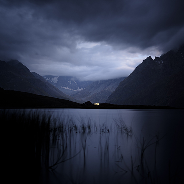 En septembre, photographiez l'automne en montagne à l'heure bleue grâce à Jérôme Obiols En septembre, photographiez l'automne en montagne à l'heure bleue grâce à Jérôme Obiols