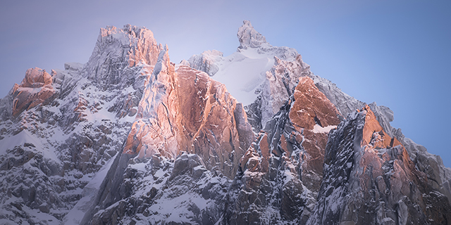 En décembre, ayez recours à un téléobjectif en montagne