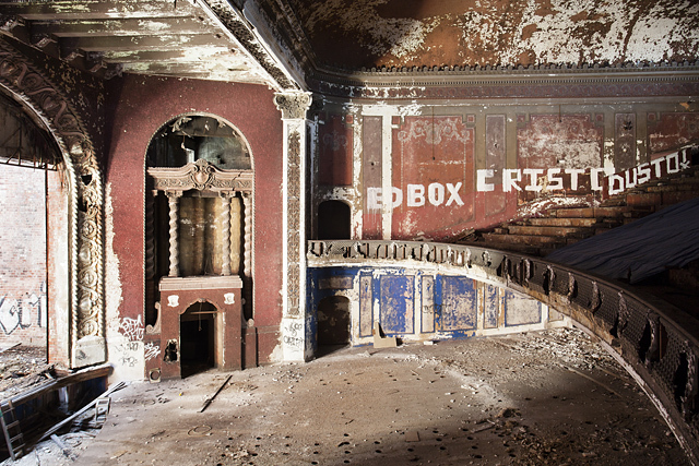 À la mémoire des cinémas américains abandonnés, par Matt Lambros À la mémoire des cinémas américains abandonnés, par Matt Lambros