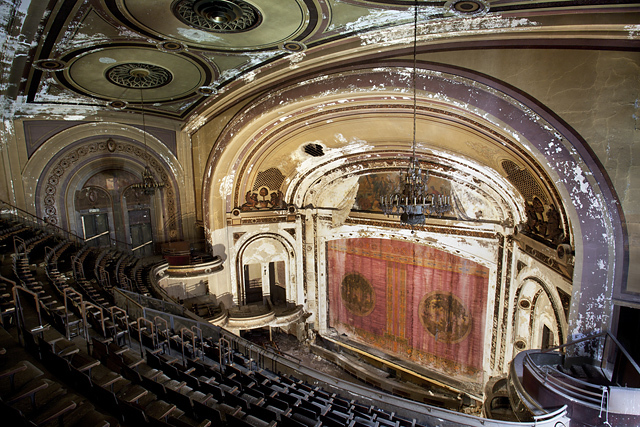 À la mémoire des cinémas américains abandonnés, par Matt Lambros À la mémoire des cinémas américains abandonnés, par Matt Lambros