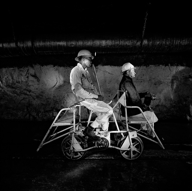 On the Mines by David Goldblatt and Nadine Gordimer (Steidl) - © David Goldblatt and Nadine Gordimer 2013, courtesy Steidl / www.steidlville.com On the Mines by David Goldblatt and Nadine Gordimer (Steidl) - © David Goldblatt and Nadine Gordimer 2013, courtesy Steidl / www.steidlville.com
