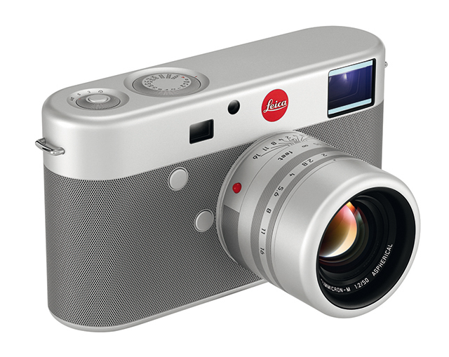 Leica M for (RED) : l'exemplaire unique designé par Jonathan Ive et Marc Newson