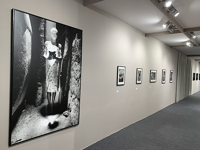 J-1 : Françoise Huguier, la Grande Exposition • Le Salon de la Photo 2022 en images J-1 : Françoise Huguier, la Grande Exposition • Le Salon de la Photo 2022 en images