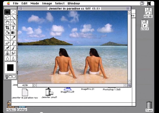 La première photo de l'histoire retouchée avec Photoshop La première photo de l'histoire retouchée avec Photoshop