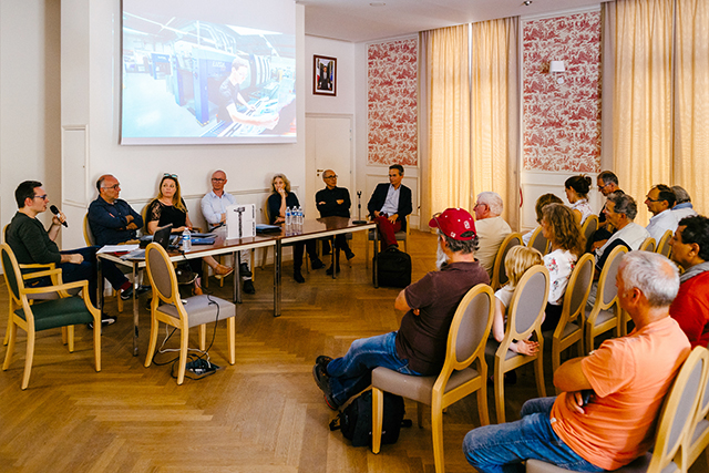 Édition ou autoédition ? Une table ronde organisée par Compétence Photo et Prix HiP à la 59e Foire Internationale de la Photo de Bièvres