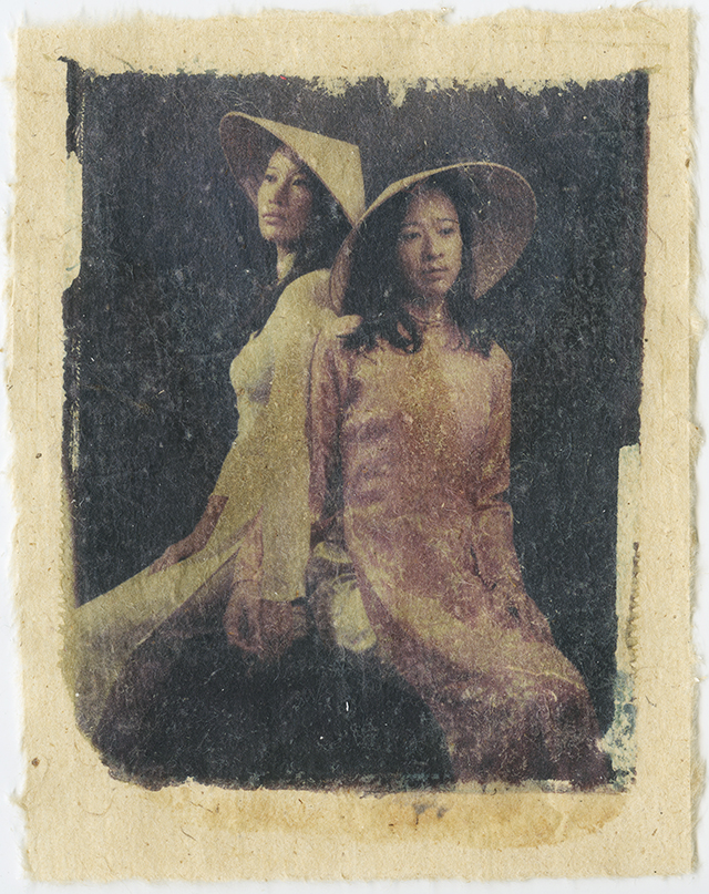 Claire et Sophie, mes petites sœurs • Diane Vo Ngoc Claire et Sophie, mes petites sœurs • Diane Vo Ngoc