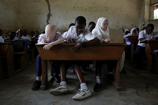 Lim Haw Young, lauréate du Prix Mark Grosset 2016, catégorie Reportage Lim Haw Young, lauréate du Prix Mark Grosset 2016, catégorie Reportage