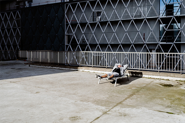 De la tragédie urbaine à la comédie humaine, Laurent Lavergne se nourrit de quiproquos en plein air De la tragédie urbaine à la comédie humaine, Laurent Lavergne se nourrit de quiproquos en plein air