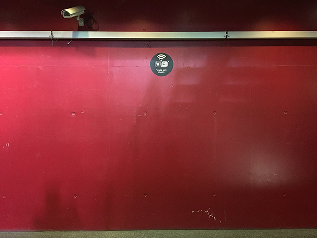 Même les murs du Salon sont rouges...