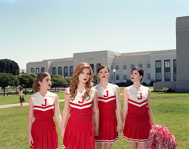 Votez pour la série "Tales of blue yesterday" d'Amandine Besacier aux Zooms 2017 du Salon de la Photo Votez pour la série "Tales of blue yesterday" d'Amandine Besacier aux Zooms 2017 du Salon de la Photo