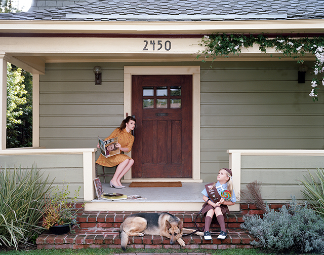 Votez pour la série "Tales of blue yesterday" d'Amandine Besacier aux Zooms 2017 du Salon de la Photo Votez pour la série "Tales of blue yesterday" d'Amandine Besacier aux Zooms 2017 du Salon de la Photo
