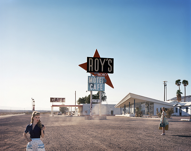 Votez pour la série "Tales of blue yesterday" d'Amandine Besacier aux Zooms 2017 du Salon de la Photo Votez pour la série "Tales of blue yesterday" d'Amandine Besacier aux Zooms 2017 du Salon de la Photo