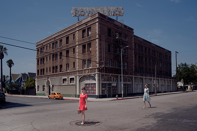 Votez pour la série "Tales of blue yesterday" d'Amandine Besacier aux Zooms 2017 du Salon de la Photo Votez pour la série "Tales of blue yesterday" d'Amandine Besacier aux Zooms 2017 du Salon de la Photo