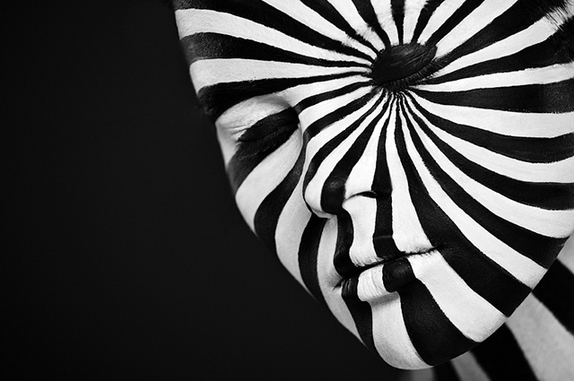 2D or not 2D • Alexander Khokhlov, Valeriya Kutsan et Veronica Ershova (série et vidéo) 2D or not 2D • Alexander Khokhlov, Valeriya Kutsan et Veronica Ershova (série et vidéo)