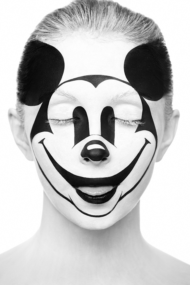 2D or not 2D • Alexander Khokhlov, Valeriya Kutsan et Veronica Ershova (série et vidéo) 2D or not 2D • Alexander Khokhlov, Valeriya Kutsan et Veronica Ershova (série et vidéo)