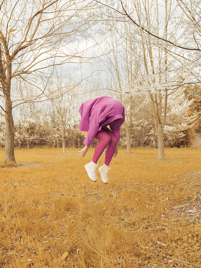 Tissue and bones • épisode 5 : Forever journeys on golden avenues • La série photographique racontée par Anne-Laure Etienne Tissue and bones • épisode 5 : Forever journeys on golden avenues • La série photographique racontée par Anne-Laure Etienne