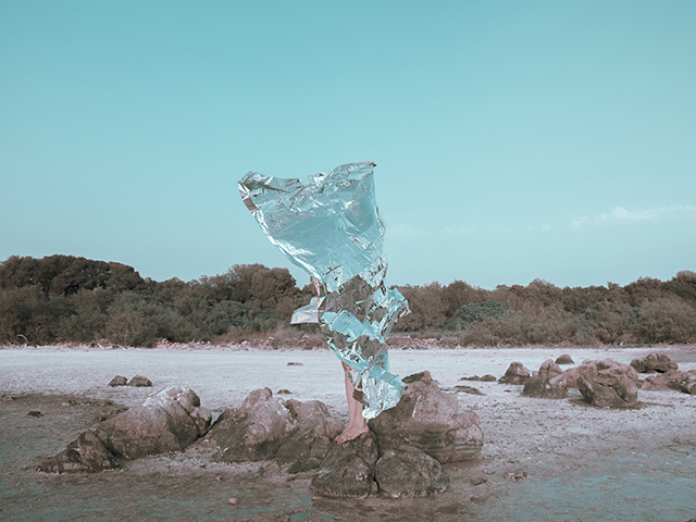 Tissue and bones • épisode 6 : Je vois le ciel bleu t’épouser • La série photographique racontée par Anne-Laure Etienne