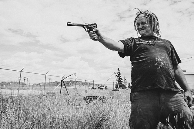 Shit, shower, and shave • acte 8 : Colt .45 • La série photographique racontée par Alain Licari