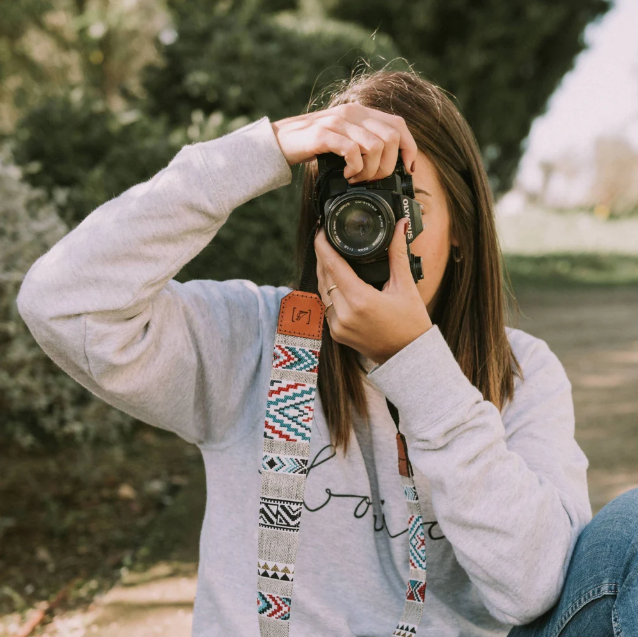 Bien choisir sa sangle d'appareil photo : confort, style et praticité au quotidien