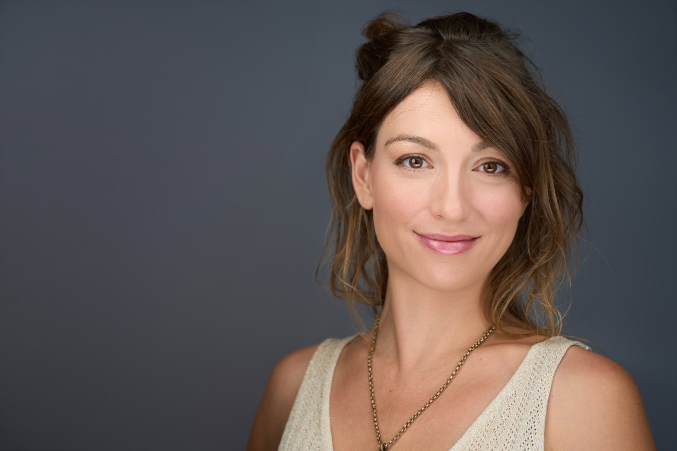 Le portrait de dirigeant : comment Gabriel GORGI redéfinit les codes de l’image corporate à Paris