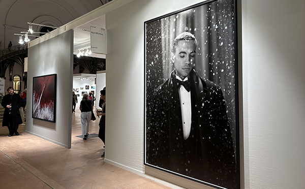 Paris Photo 2025 : plus internationale que jamais, la foire célèbre la photographie sous la plus belle verrière parisienne