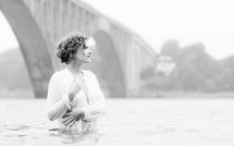 Anaïs dans ses pensées... • Julien Tocanier Anaïs dans ses pensées... • Julien Tocanier