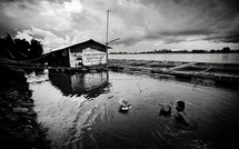 Sur les berges du Mekong • Cyril Abad (série)