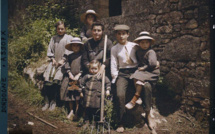 Découvrez ou redécouvrez les Archives de la Planète, la plus grande collection au monde d'autochromes