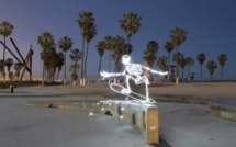 Un squelette faisant du skateboard, ou la magie du lightpainting combiné au stopmotion