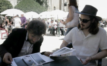 Opération portfolio avec Julien Benard • Arlala à Arles 2016 (vidéo) Opération portfolio avec Julien Benard • Arlala à Arles 2016 (vidéo)