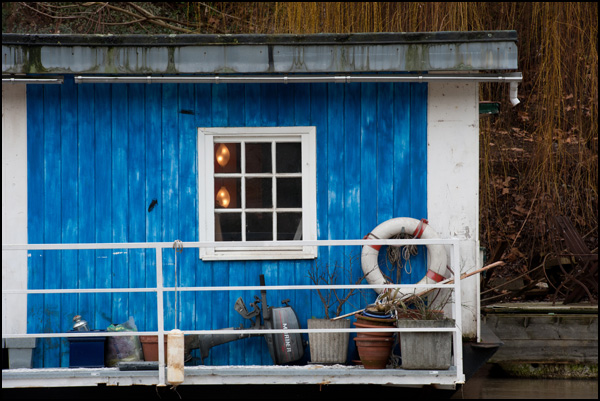 20110329220451_la_maison_bleue.jpg 20110329220451_la_maison_bleue.jpg