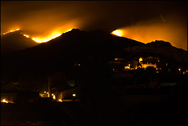 20110331165512_la_nuit_en_feu.jpg 20110331165512_la_nuit_en_feu.jpg