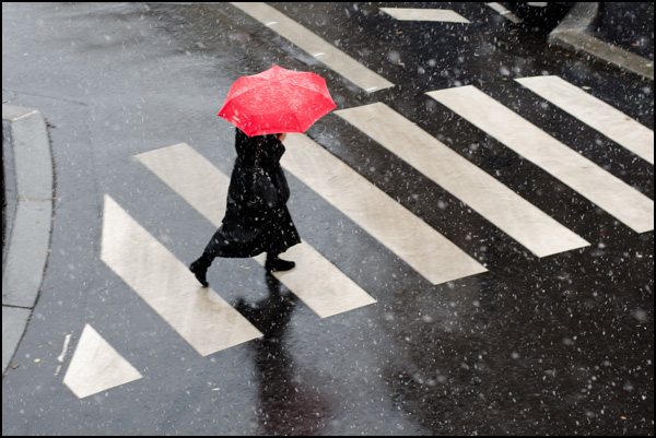 20110330234554_red_parapluieline.jpg 20110330234554_red_parapluieline.jpg