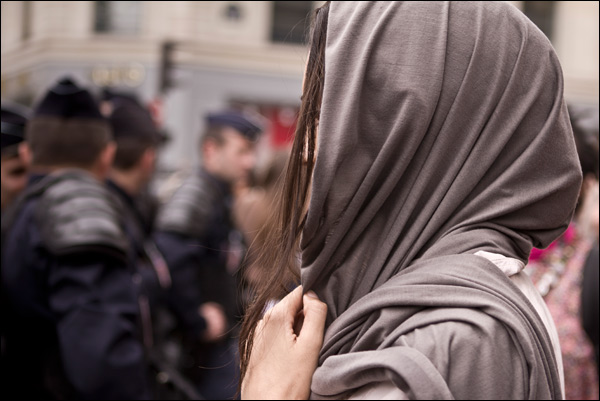 20110804231455_femme_seule_1 20110804231455_femme_seule_1