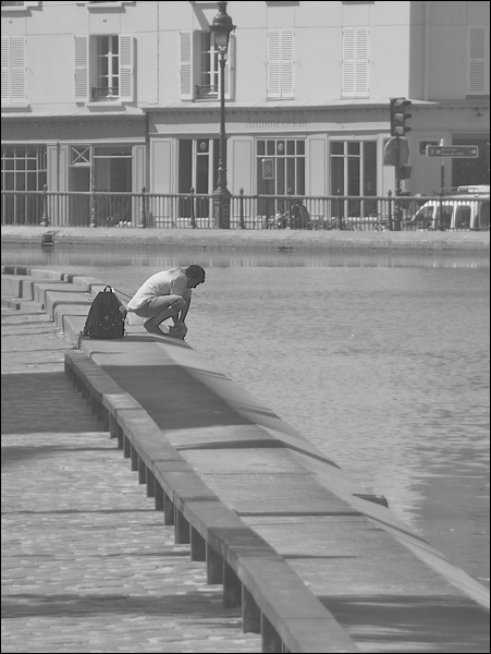 20110807114820_l_homme_sur_canal 20110807114820_l_homme_sur_canal