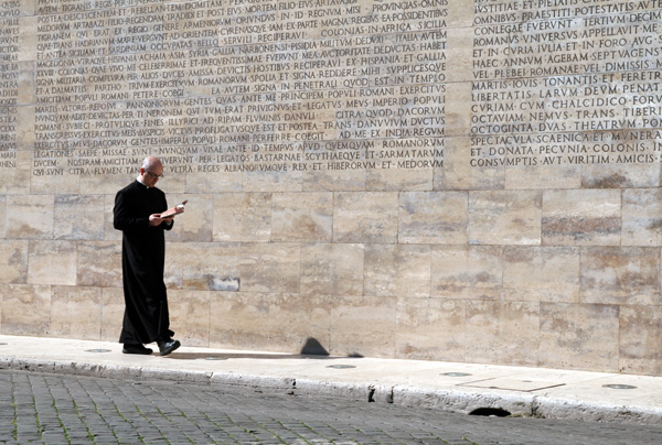 20120322195055_padre_romano 20120322195055_padre_romano