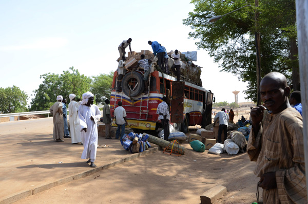 20120410183135_dsc_1543__tchad_a_oum_hadjer__chargement_optimal_d_un_camion 20120410183135_dsc_1543__tchad_a_oum_hadjer__chargement_optimal_d_un_camion
