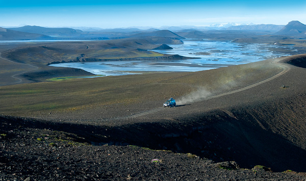 20120410205105_landmannalaugar__vue_sur_la_vallee_des_lacs_veidivotn 20120410205105_landmannalaugar__vue_sur_la_vallee_des_lacs_veidivotn