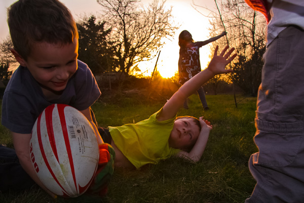 20120611214052_jeu_de_mains 20120611214052_jeu_de_mains