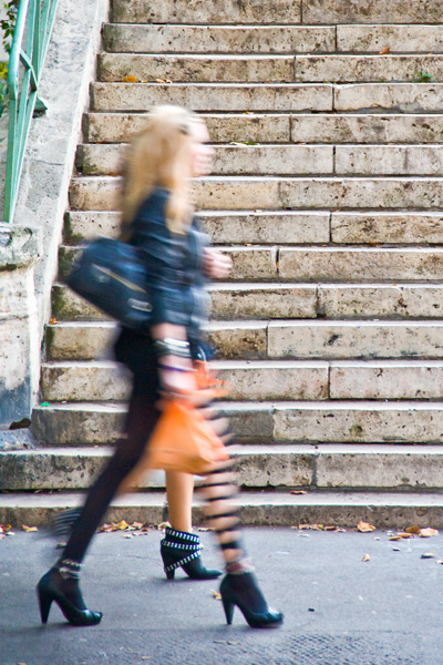 20120822125852_fille_a_trois_jambes 20120822125852_fille_a_trois_jambes